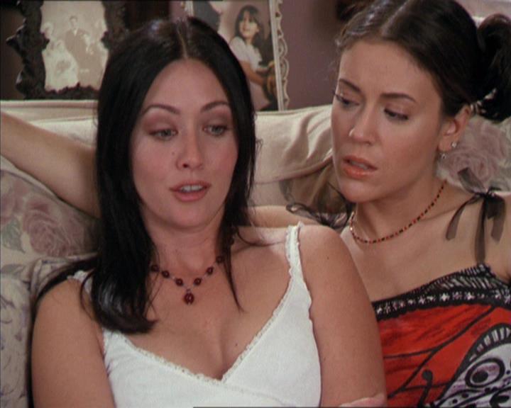 Charmed-Online-dot-217HowtoMakeAQuiltoutofAmericans0423.jpg