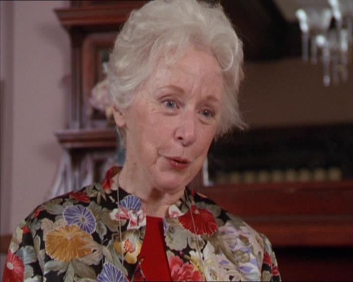 Charmed-Online-dot-217HowtoMakeAQuiltoutofAmericans0427.jpg