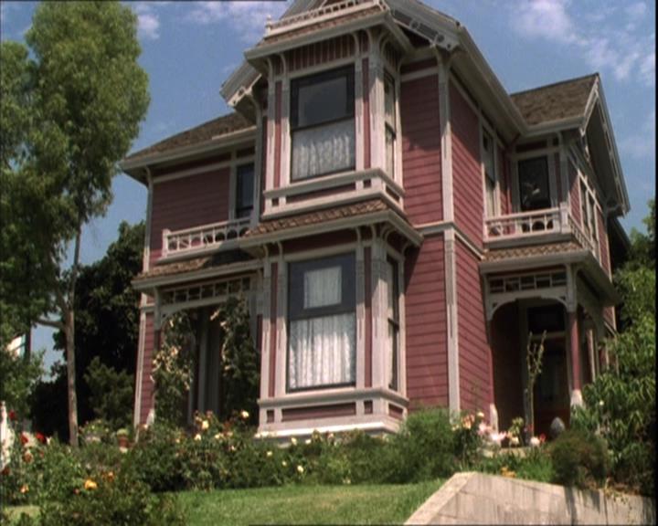 Charmed-Online-dot-217HowtoMakeAQuiltoutofAmericans0581.jpg