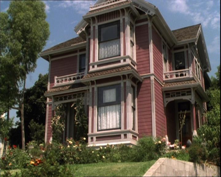 Charmed-Online-dot-217HowtoMakeAQuiltoutofAmericans0582.jpg