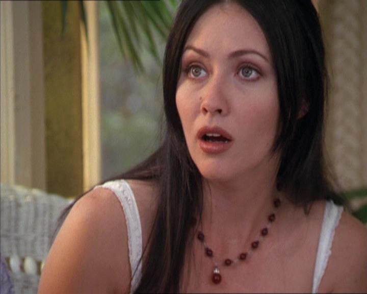 Charmed-Online-dot-217HowtoMakeAQuiltoutofAmericans0606.jpg