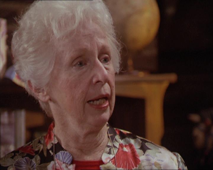 Charmed-Online-dot-217HowtoMakeAQuiltoutofAmericans0685.jpg