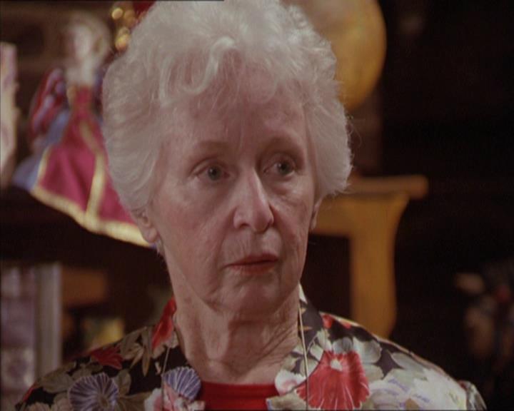 Charmed-Online-dot-217HowtoMakeAQuiltoutofAmericans0715.jpg