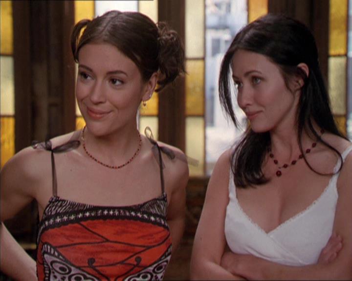 Charmed-Online-dot-217HowtoMakeAQuiltoutofAmericans0724.jpg