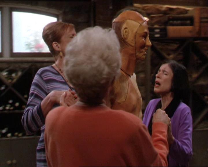 Charmed-Online-dot-217HowtoMakeAQuiltoutofAmericans0830.jpg