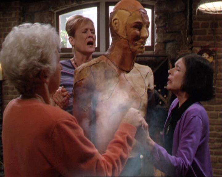 Charmed-Online-dot-217HowtoMakeAQuiltoutofAmericans0832.jpg