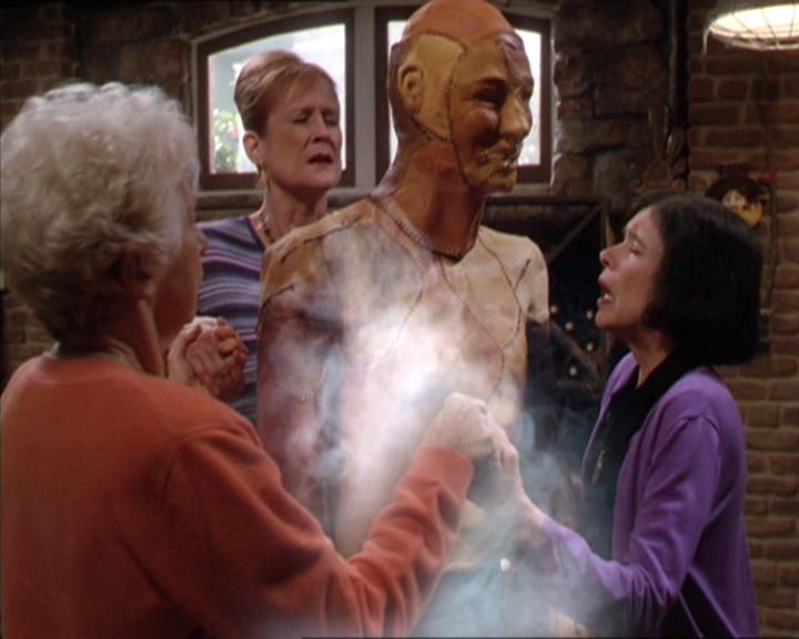 Charmed-Online-dot-217HowtoMakeAQuiltoutofAmericans0833.jpg