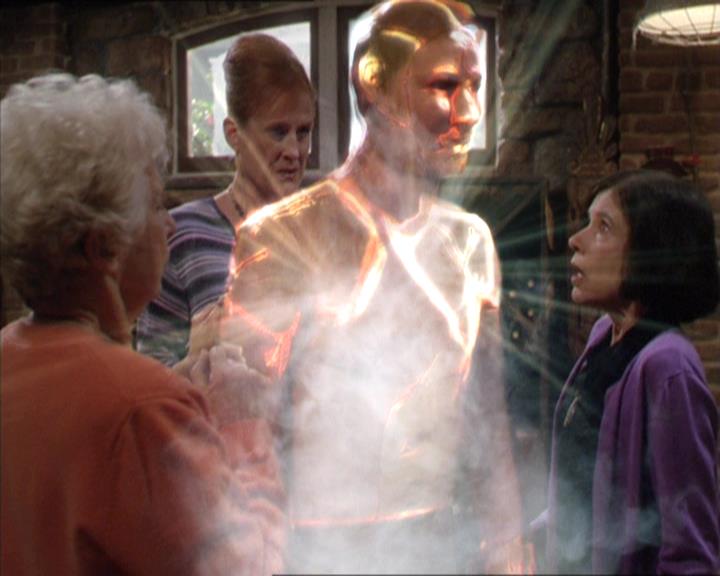 Charmed-Online-dot-217HowtoMakeAQuiltoutofAmericans0840.jpg