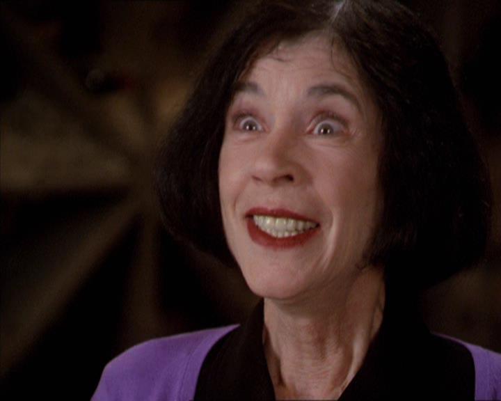 Charmed-Online-dot-217HowtoMakeAQuiltoutofAmericans0854.jpg