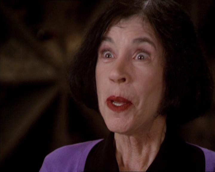 Charmed-Online-dot-217HowtoMakeAQuiltoutofAmericans0855.jpg