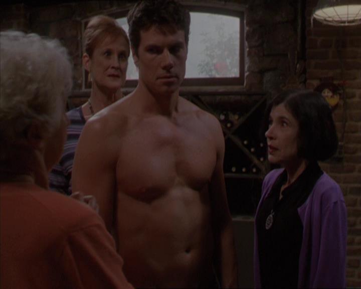 Charmed-Online-dot-217HowtoMakeAQuiltoutofAmericans0868.jpg