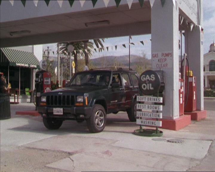 Charmed-Online-dot-217HowtoMakeAQuiltoutofAmericans0884.jpg