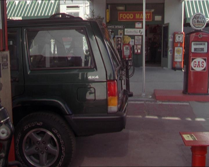 Charmed-Online-dot-217HowtoMakeAQuiltoutofAmericans0886.jpg Charmed-Online-dot-217HowtoMakeAQuiltoutofAmericans0886.jpg