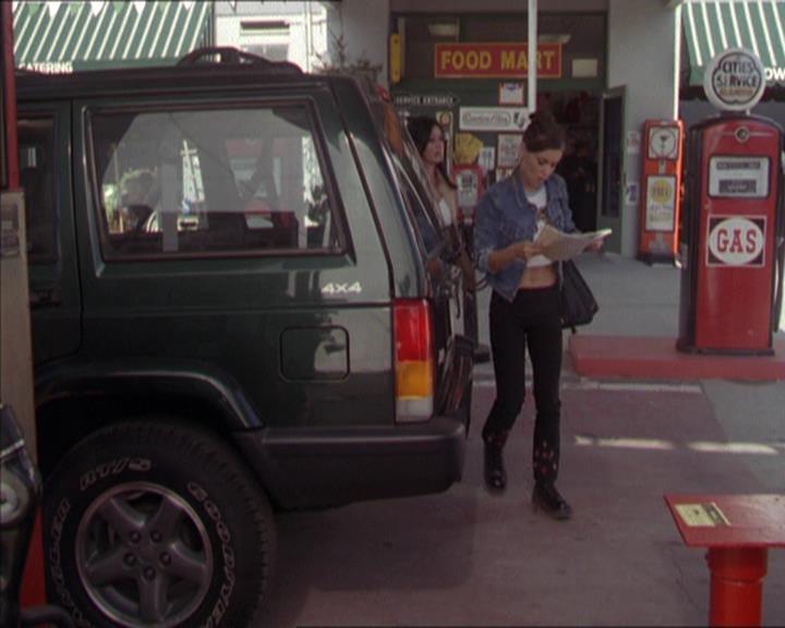 Charmed-Online-dot-217HowtoMakeAQuiltoutofAmericans0888.jpg