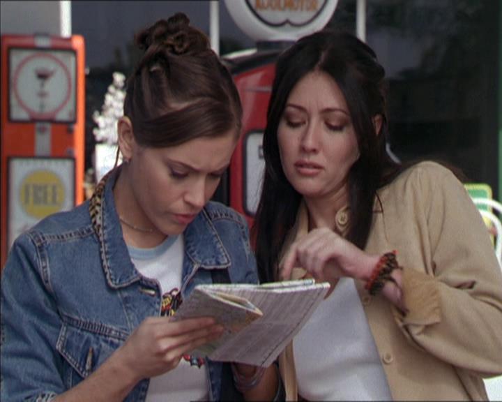 Charmed-Online-dot-217HowtoMakeAQuiltoutofAmericans0899.jpg