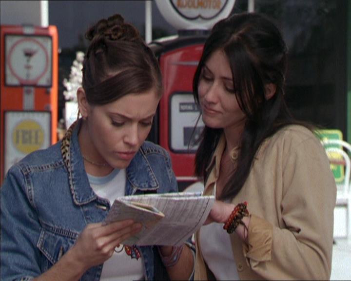 Charmed-Online-dot-217HowtoMakeAQuiltoutofAmericans0901.jpg
