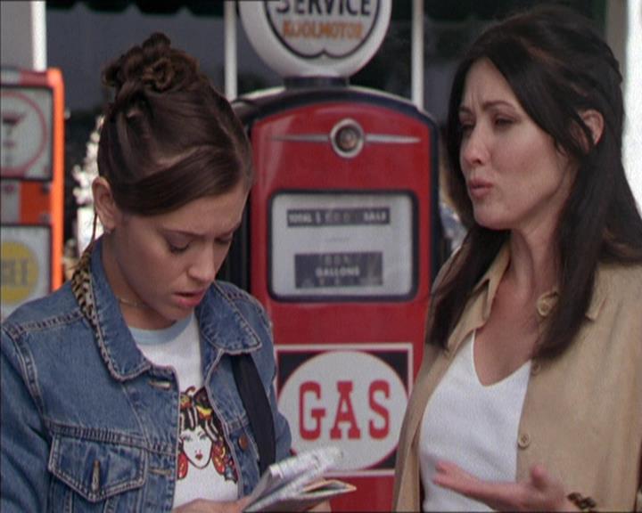 Charmed-Online-dot-217HowtoMakeAQuiltoutofAmericans0914.jpg
