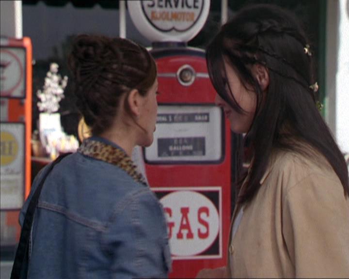 Charmed-Online-dot-217HowtoMakeAQuiltoutofAmericans0927.jpg