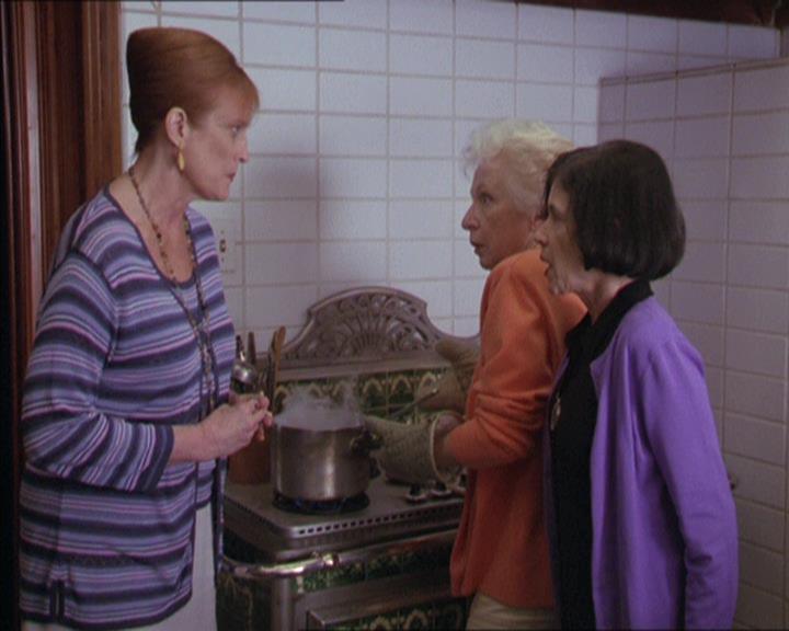 Charmed-Online-dot-217HowtoMakeAQuiltoutofAmericans1026.jpg