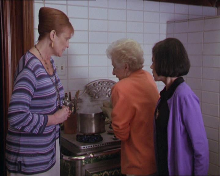 Charmed-Online-dot-217HowtoMakeAQuiltoutofAmericans1028.jpg