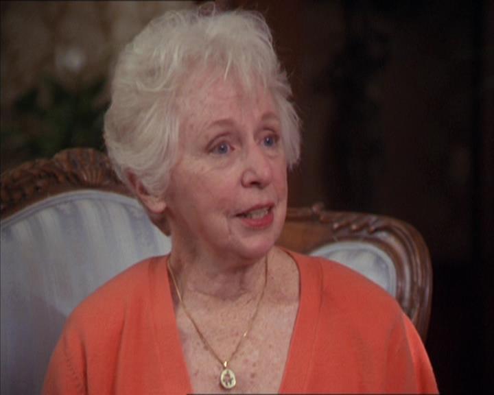 Charmed-Online-dot-217HowtoMakeAQuiltoutofAmericans1087.jpg