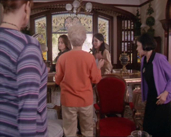 Charmed-Online-dot-217HowtoMakeAQuiltoutofAmericans1113.jpg