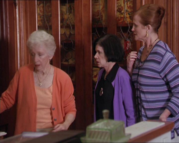 Charmed-Online-dot-217HowtoMakeAQuiltoutofAmericans1141.jpg