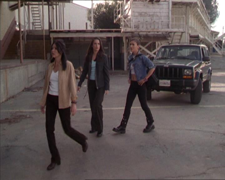 Charmed-Online-dot-217HowtoMakeAQuiltoutofAmericans1161.jpg