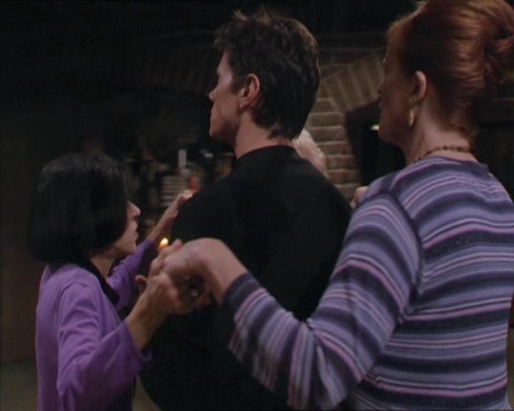 Charmed-Online-dot-217HowtoMakeAQuiltoutofAmericans1202.jpg