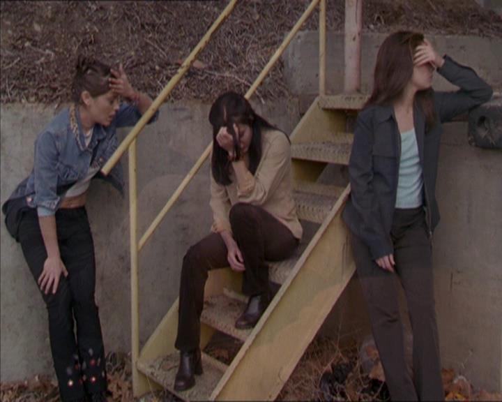 Charmed-Online-dot-217HowtoMakeAQuiltoutofAmericans1206.jpg