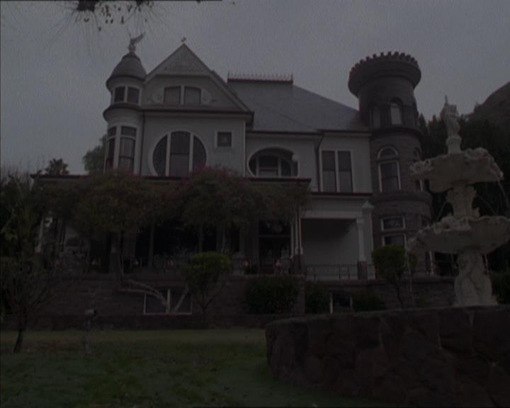 Charmed-Online-dot-217HowtoMakeAQuiltoutofAmericans1405.jpg