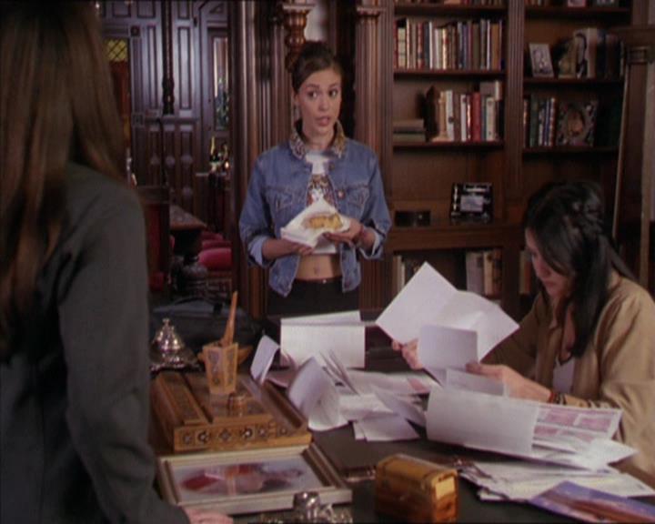 Charmed-Online-dot-217HowtoMakeAQuiltoutofAmericans1411.jpg
