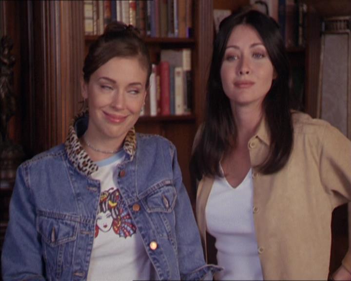 Charmed-Online-dot-217HowtoMakeAQuiltoutofAmericans1478.jpg