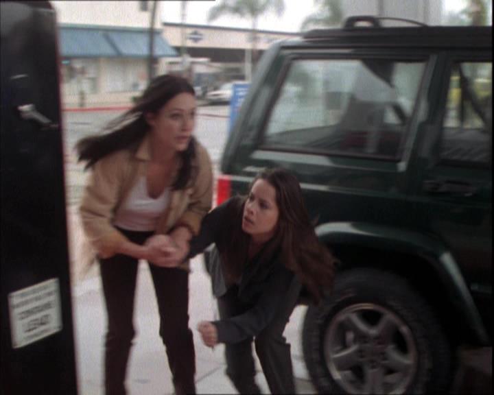 Charmed-Online-dot-217HowtoMakeAQuiltoutofAmericans1633.jpg