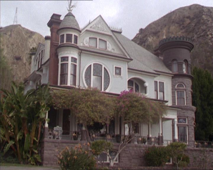 Charmed-Online-dot-217HowtoMakeAQuiltoutofAmericans1747.jpg