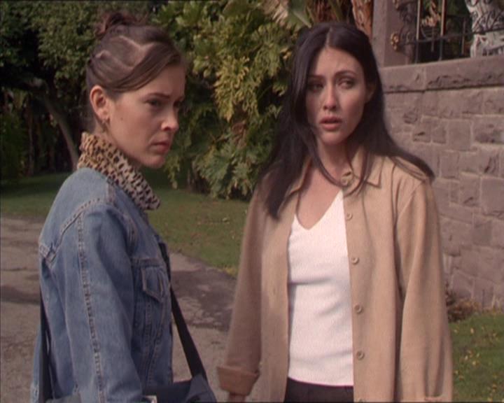 Charmed-Online-dot-217HowtoMakeAQuiltoutofAmericans1804.jpg