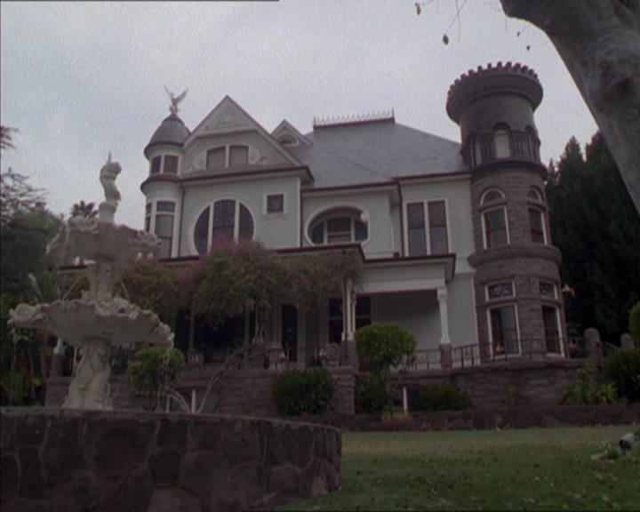 Charmed-Online-dot-217HowtoMakeAQuiltoutofAmericans1810.jpg