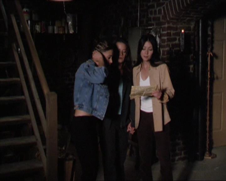 Charmed-Online-dot-217HowtoMakeAQuiltoutofAmericans1994.jpg