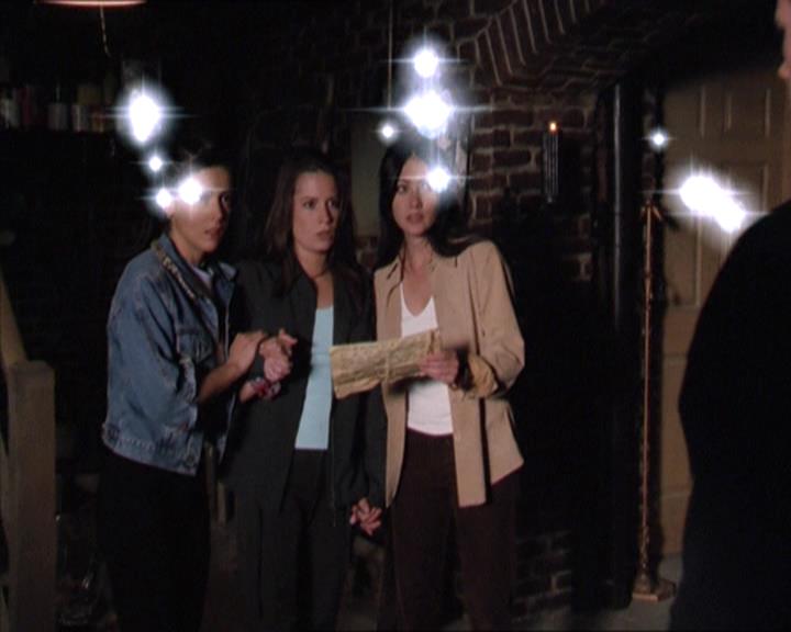 Charmed-Online-dot-217HowtoMakeAQuiltoutofAmericans2004.jpg