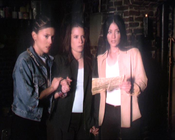 Charmed-Online-dot-217HowtoMakeAQuiltoutofAmericans2008.jpg