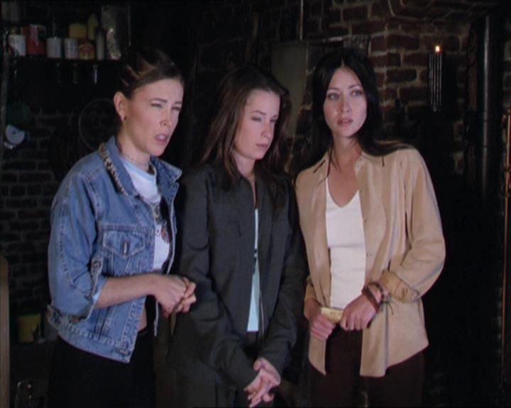 Charmed-Online-dot-217HowtoMakeAQuiltoutofAmericans2022.jpg