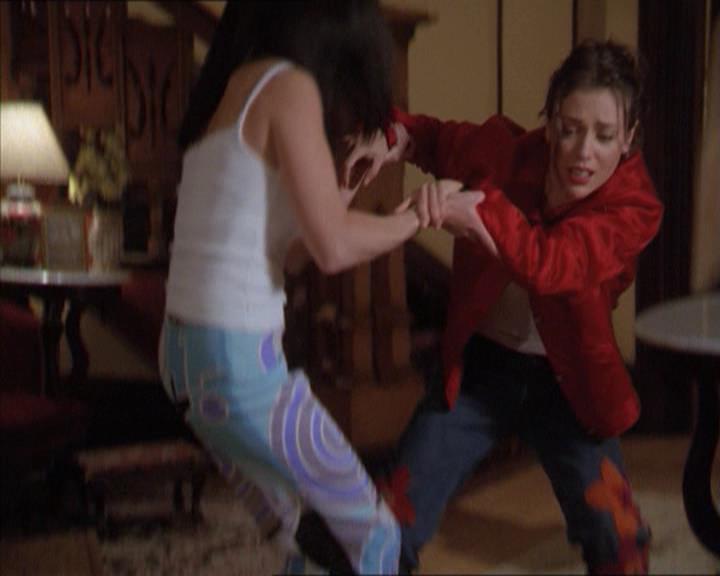Charmed-Online-dot-218ChickFlick0130.jpg