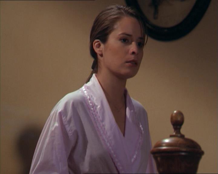 Charmed-Online-dot-218ChickFlick0139.jpg