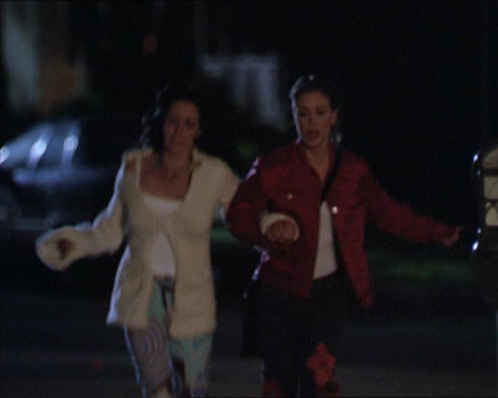 Charmed-Online-dot-218ChickFlick0141.jpg