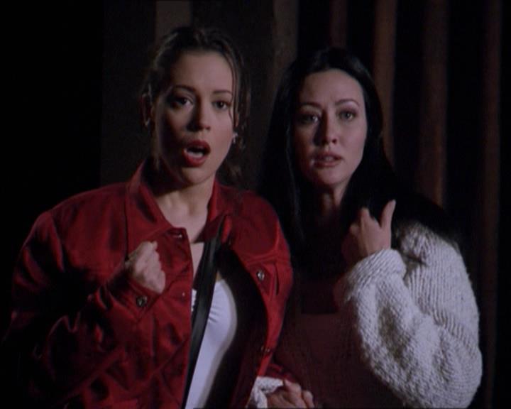 Charmed-Online-dot-218ChickFlick0169.jpg