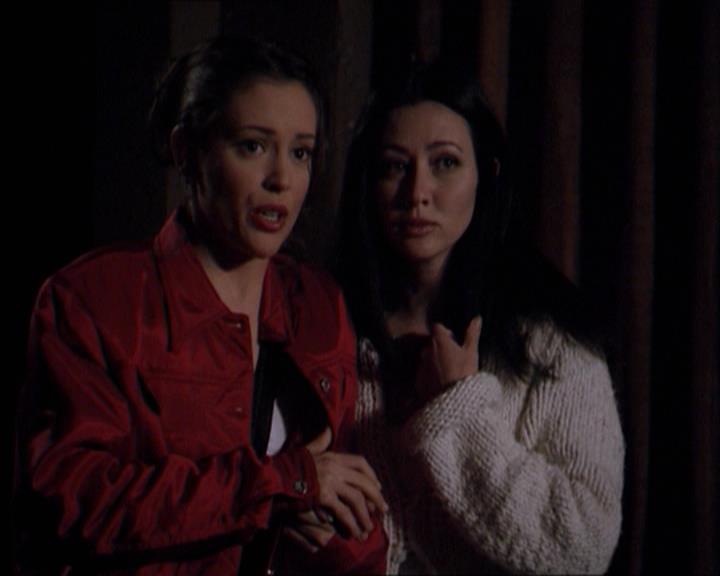 Charmed-Online-dot-218ChickFlick0175.jpg