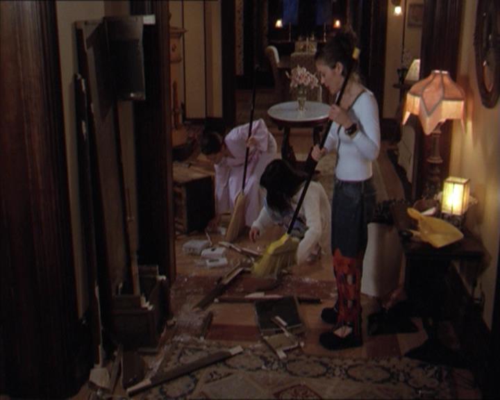 Charmed-Online-dot-218ChickFlick0295.jpg