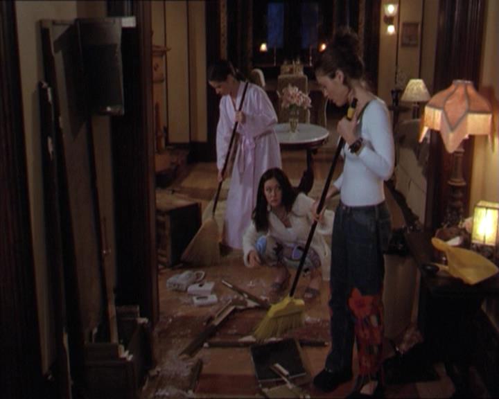 Charmed-Online-dot-218ChickFlick0299.jpg
