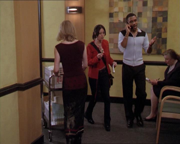 Charmed-Online-dot-218ChickFlick0525.jpg
