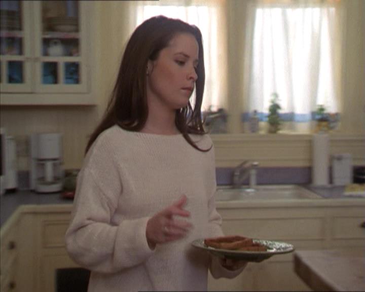 Charmed-Online-dot-218ChickFlick0610.jpg